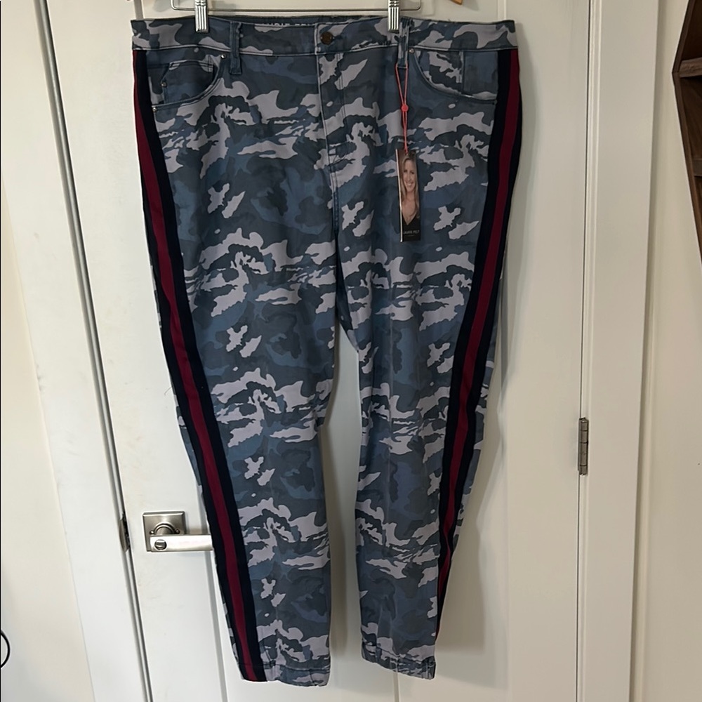 Laurie Felt Blue and Gray Ankle Cropped Jeans